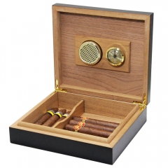 Wholesale Rectangle Black Lacquer Wooden Cigar Box with Humidifier Hygrometer